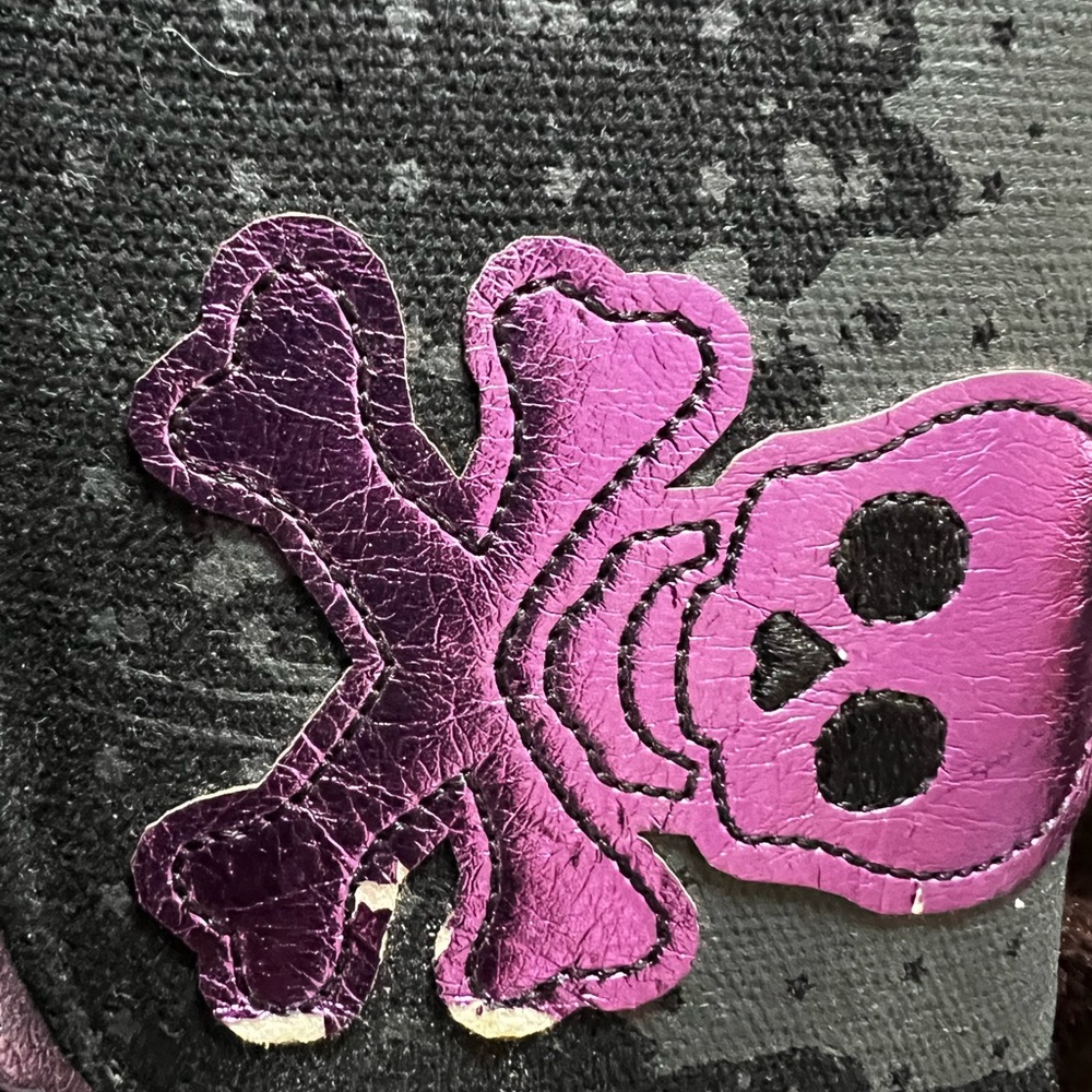 Loungefly Metallic Skull Wallet - Metallic Purple - Picture 4 of 9